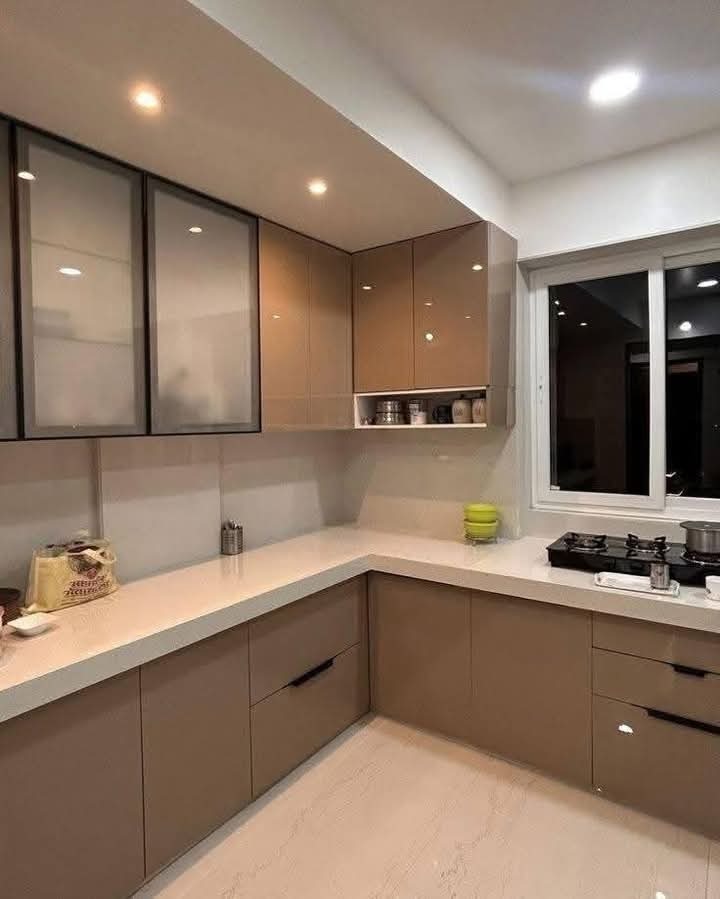 Taupe Gloss & Frosted Glass